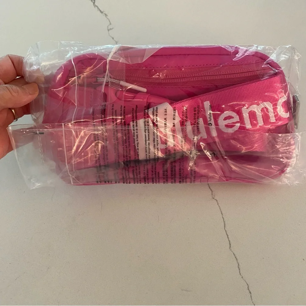 ***LAST ONE!!!**LULULEMON 1L EVERYWHERE BELT BAG IN SONIC PINK/WHITE - Picture 8 of 10